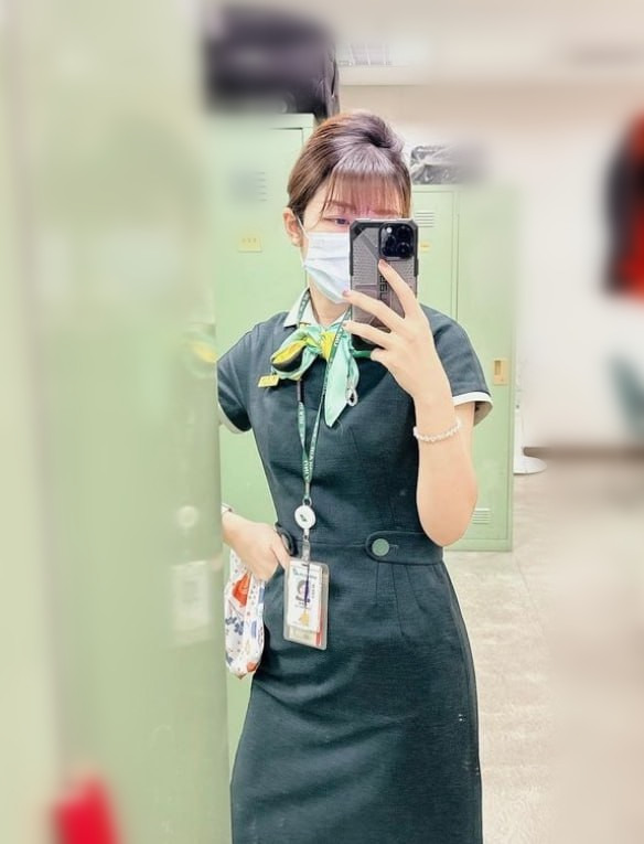 華航空空姐.jpg