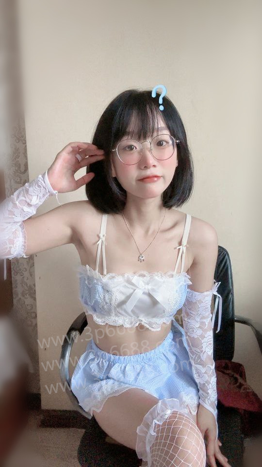 玥玥 (2).jpg