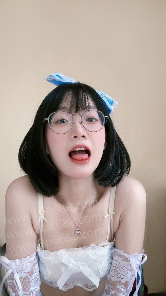玥玥.jpg