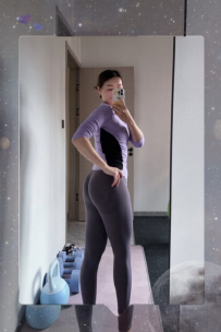 芷嫻 166cm.48kg.Ccup.35歲 失業人妻 為生活出來兼職 成熟又帶點滄桑的氣質 眼神藏著