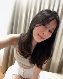 佩蓉 164cm 49kg 41歲 D罩杯  身材豐腴有肉感，腰軟胸大，臀部肥美晃動