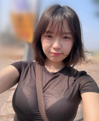 菜菜 ：168cm/Ecup/48kg/23歲 #大奶網美小情人 外貌佳 爆乳勻稱身材很讃  從胸到屁屁