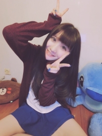 沐錦  163cm/C/23歲長得很清純 可愛又有氣質皮膚白白的 笑起來很甜美