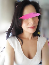 氣質熟女 風韻猶存   身材不錯 很會保養 皮膚還很好