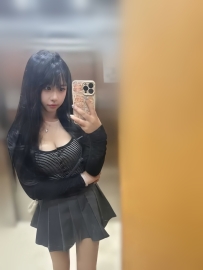 學生妹妹報班啦 奶整個撐爆上衣，裙子短到走路都快看到底線👀手技、口技、騎乘都超熟