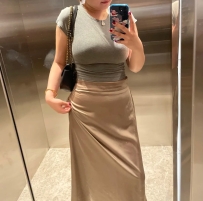 唐蓉 166 /52 / D罩杯 / 35歲 職業：高級保險理財顧問 成熟韻味的大姐姐 胸推超有感