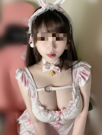 甜美音控主播，溫柔笑容治癒力滿分，青春活潑，親和力強，  互動自然流暢，服務細緻貼
