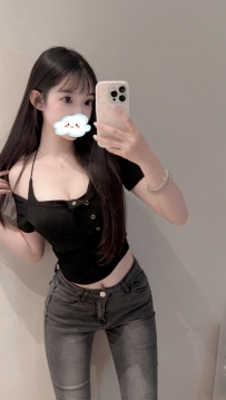 #高顏值長腿兼職 名字：玟玟 （甜美性感） 身材密碼：165 / 45kg / D杯 / 21歲 特色：