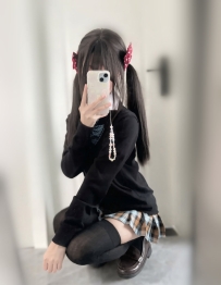 #幼齒小隻馬  戀戀 154.40kg・B奶・18歲 貧乳嬌小 幼齒可愛清純 粉嫩鮑魚 好配合  可