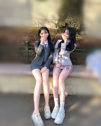 #學生閨蜜檔雙飛 伊涵｜165｜C｜20歲 沐恩｜164｜C｜20隨 #甜系雙人 比例漂亮 笑聲＋