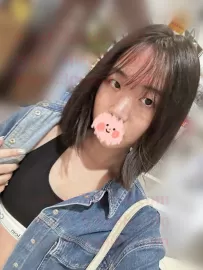 媛媛 157cm 45kg C奶 20歲 #ck內衣 粉嫩幼齒妹妹 剛下海兼職 溫柔愛撫你的每一吋肌膚