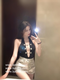一藍 163.C.46.24歲  超正的美眉  超騷的服務  口技手技絕對讓你驚歎