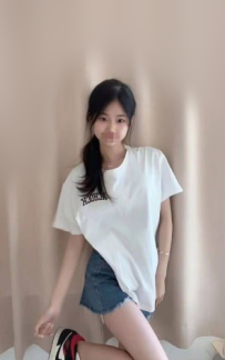 純純  156 42  B 20歲    第一次  #搶頭香  #清純小女友 在校學生
