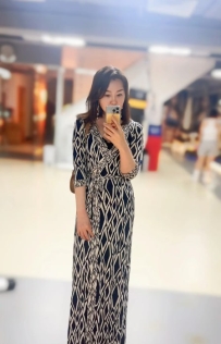 愛潔 163cm.47kg.Ccup.35歲 #美妝櫃姊 很會玩給你別樣的體驗  健談聊天 #口活是她的加