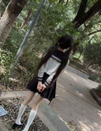 安心  155cm  Bcup  42kg  19歲 圓圓軟軟甜妹 笑容超療癒 皮膚白嫩 胸部小巧挺翹 好揉