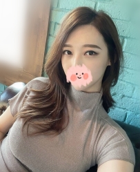 貝貝  168  48 D  27歲  #長榮空姐 氣質美女 皮膚白嫩.#摸起來觸感非常好 #健談活潑不