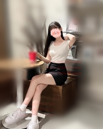珊麗 164cm 46kg C+奶 21歲 外表清秀 漂亮 極度悶騷反差感 人很nice很會聊 笑容甜美