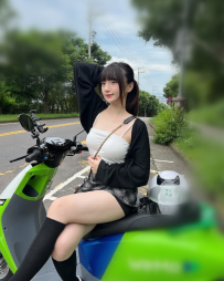 🥰 處女級無套 · 限量開放💕 依婷 155cm.48kg.Ecup.24歲 身材嬌小卻渾圓有料，胸型飽