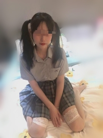 希希 154cm, 40kg, A罩杯, 19歲  #清純小女友初下海