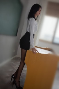 琳琳 166cm Dcup 48kg 32歲   #今天薄紗後面顯然缺點什麼    誘惑的性感美女  想做愛