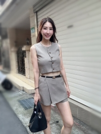 婕柔 161cm  49kg  B杯  38歲  健身房重度愛好者，身材緊實有明顯馬甲線與翹臀 口活主